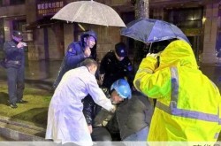 青岛：请救援救护车的市民就地静止（青岛汽车救援24小时）