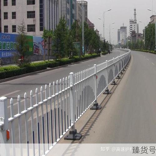 北京严禁采取硬质隔离硬质围挡等措施（北京拆除道路隔离护栏）